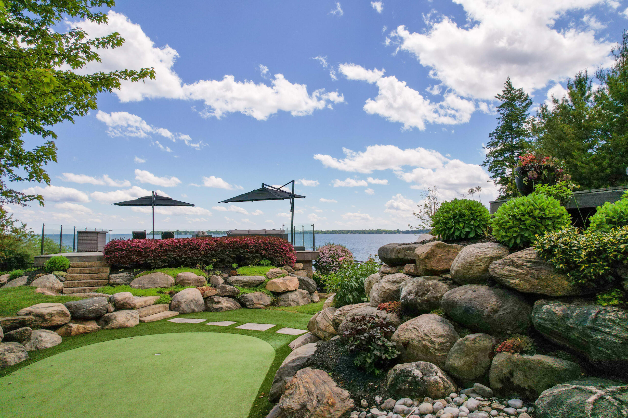 Walk out Putting Green Walk out Putting Green