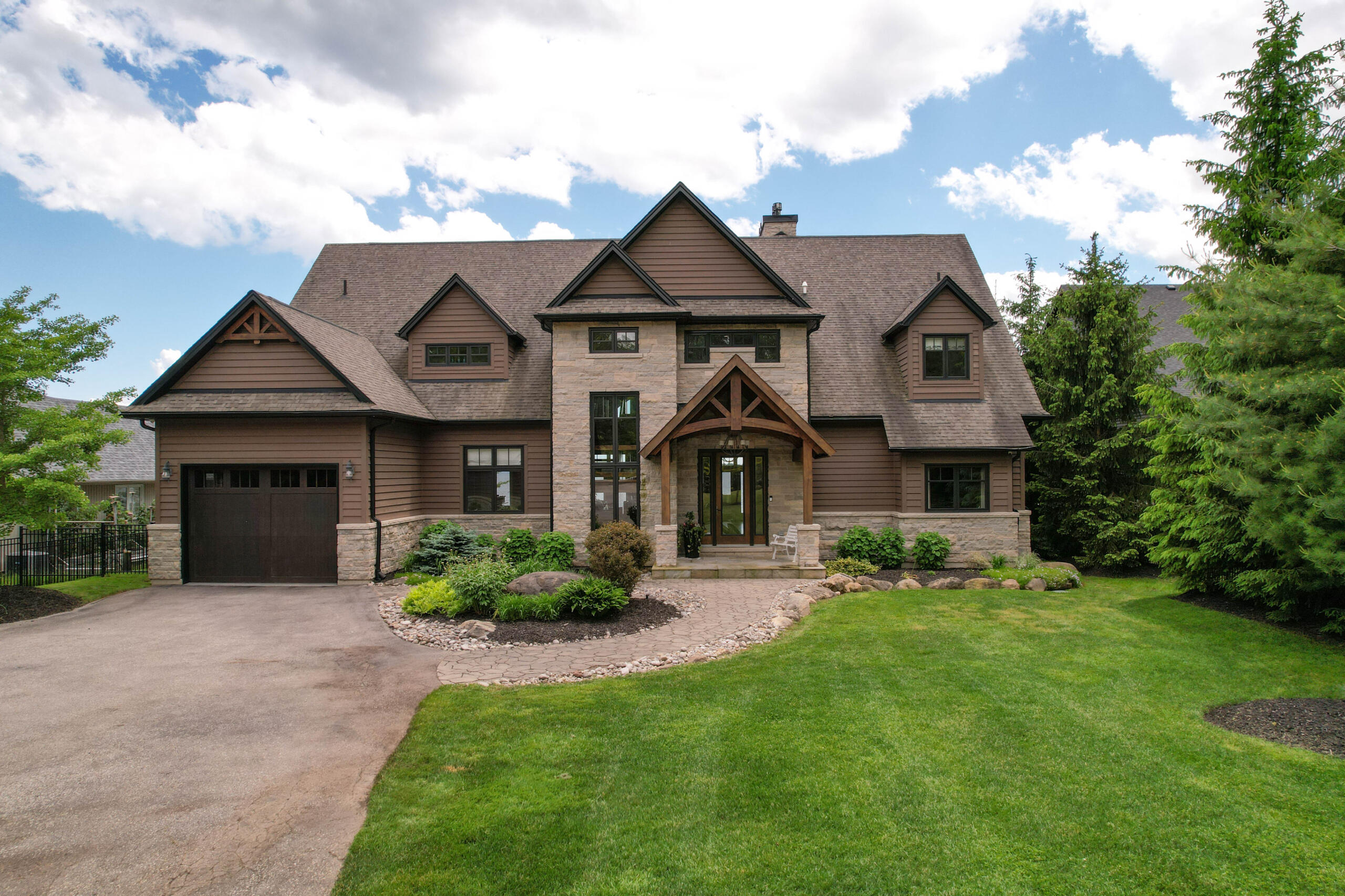 Front of the cottage Front of the cottage